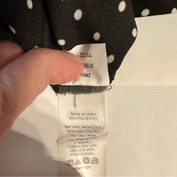 Vince Camuto Polka Dot V-Neck Women’s Blouse Rich Black Size Large Long Sleeves - Picture 6 of 12